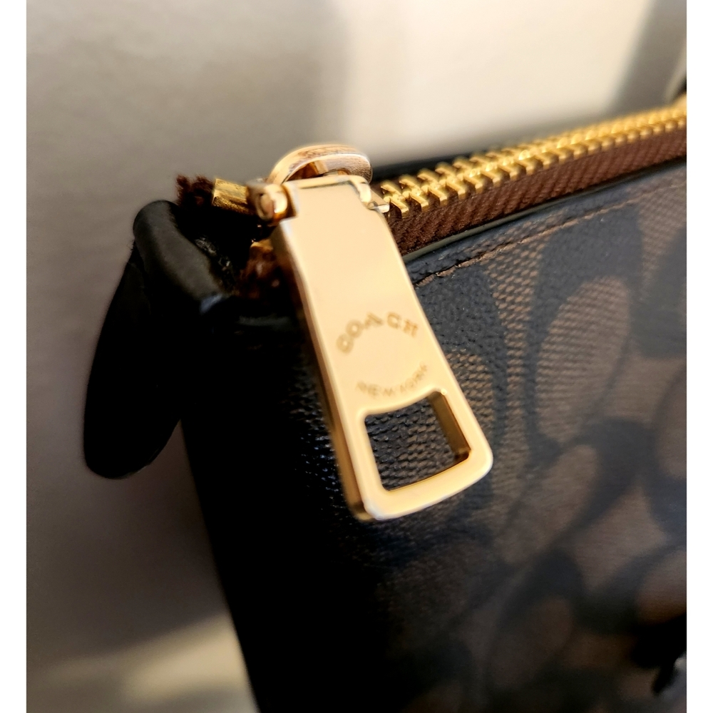 EUC! Coach Gallery Tote Signature Canvas in Brown/Black - Picture 6 of 16